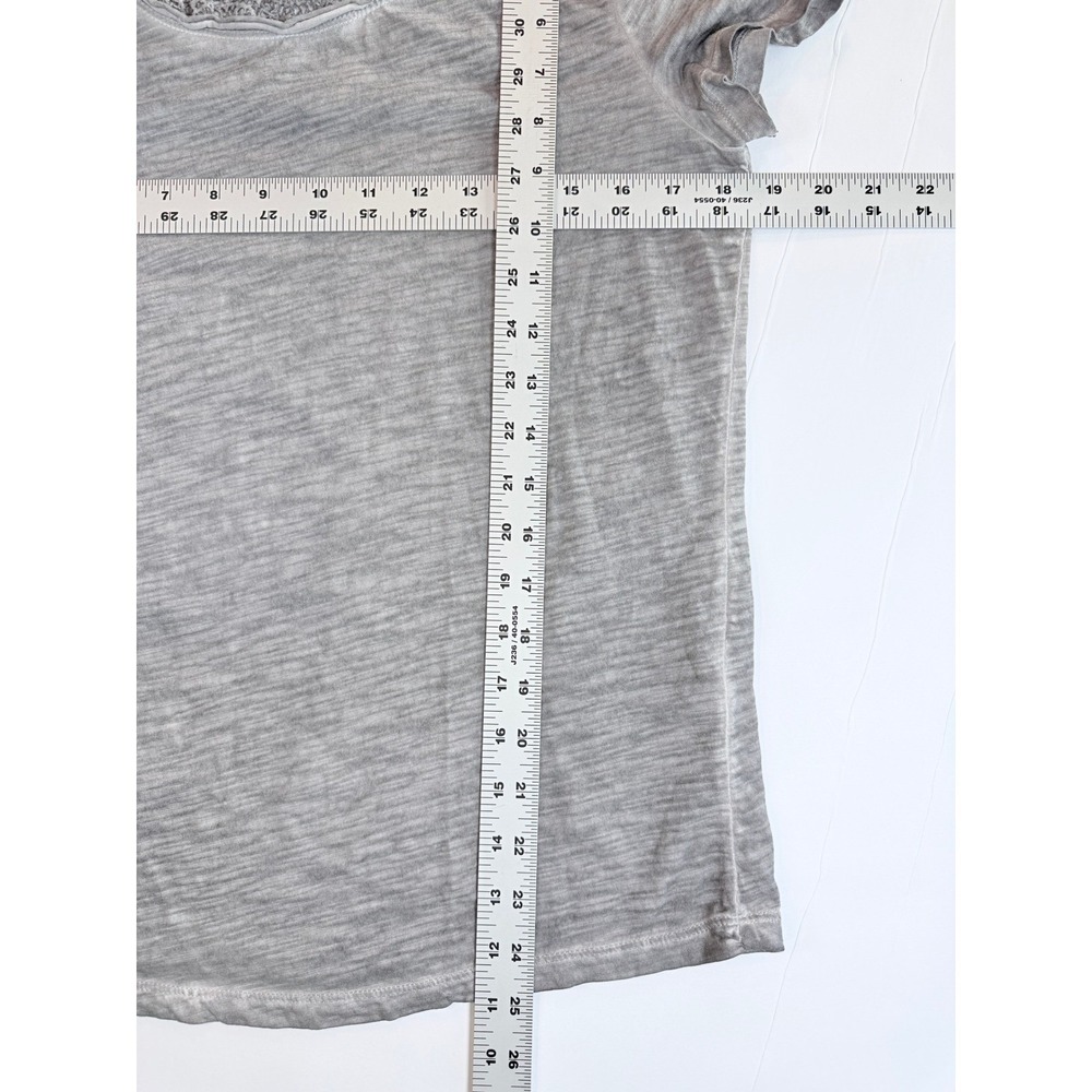Beach Lunch Lounge T-Shirt Womens Medium Gray Crochet Lace Back Short Sleeve - Picture 6 of 7